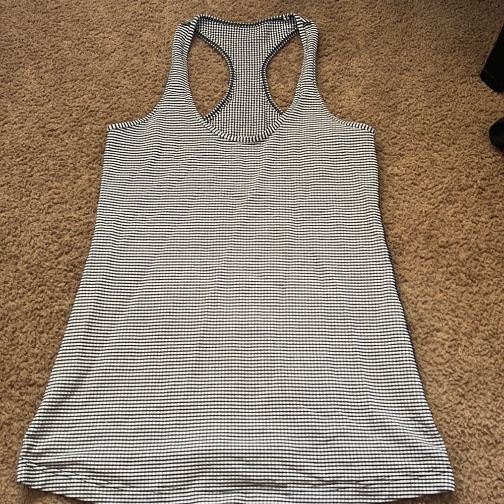 Lululemon workout top